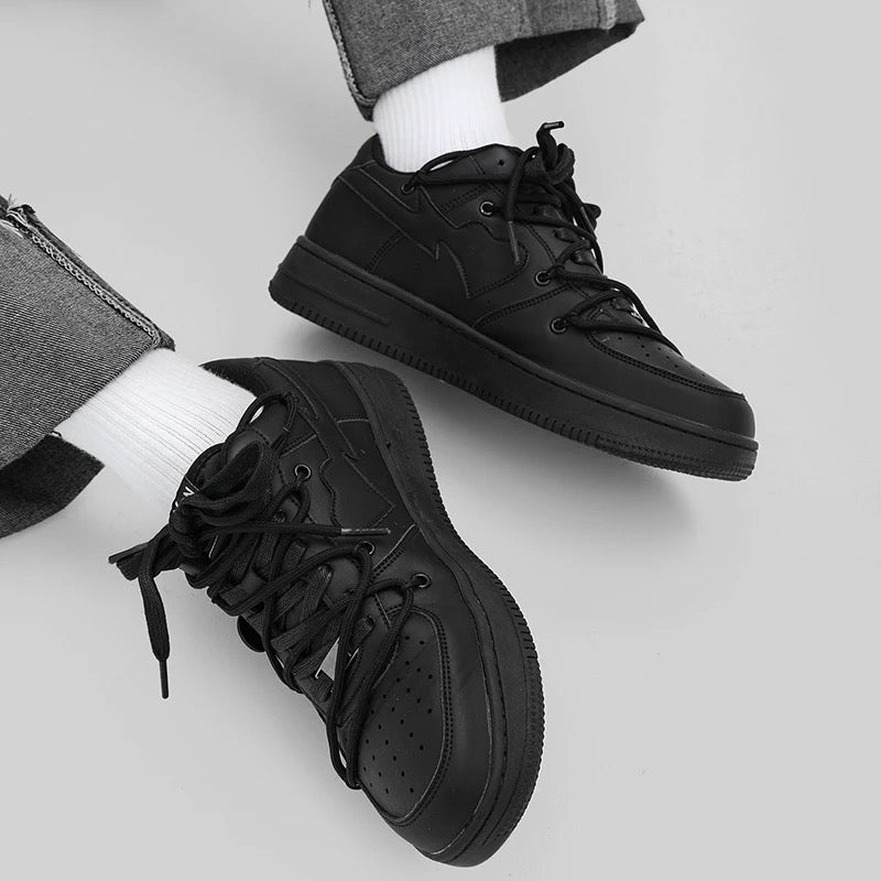 HYPExSTORE HEARTED ALL BLACK SNEAKER